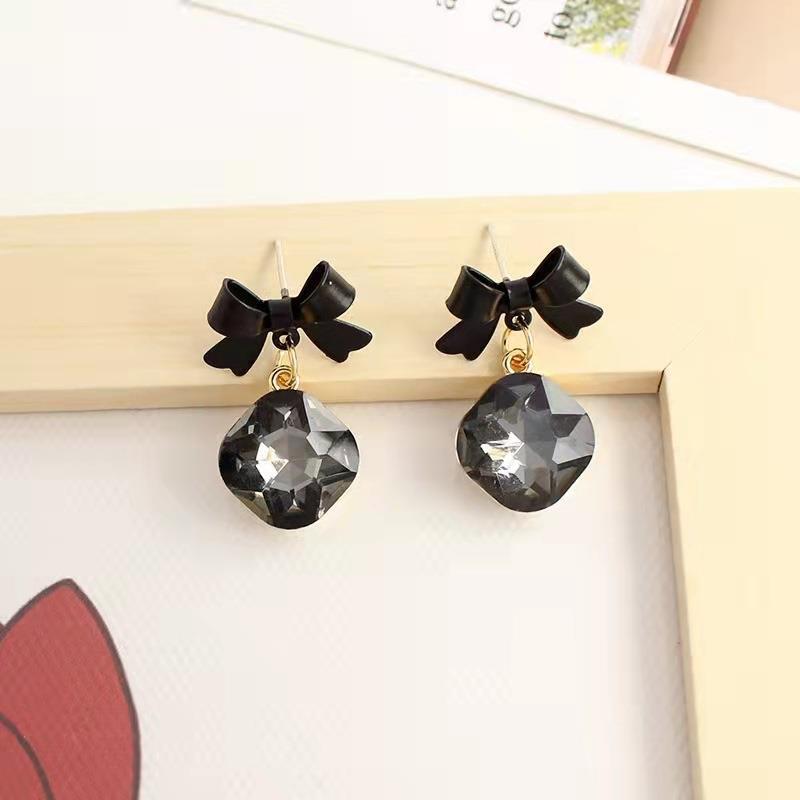 AWJ-166 Bow Shape Korean Earrings- Black/Red