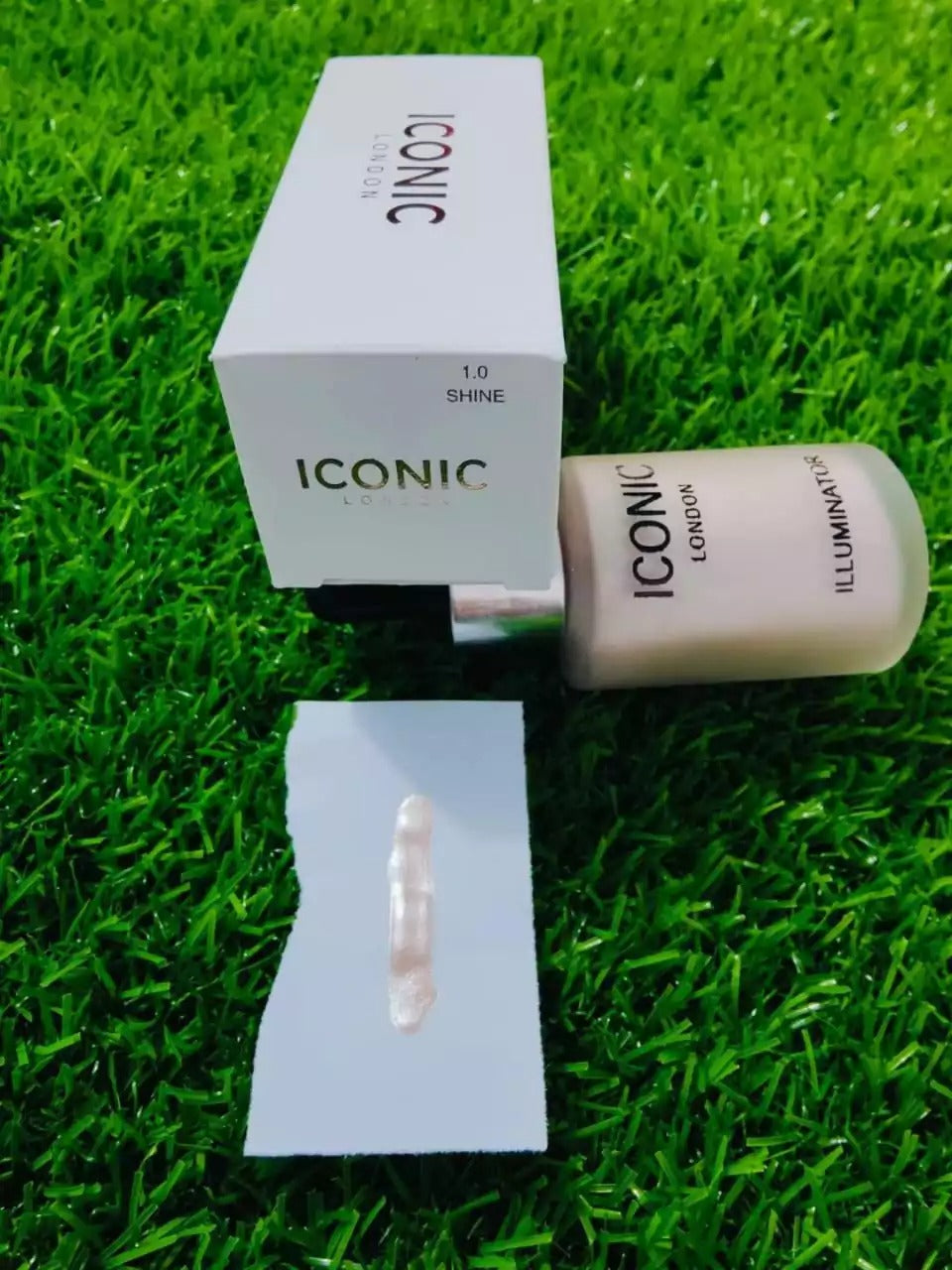 ICONIC ILLUMINATOR SHINE LIQUID HIGHLIGHTER