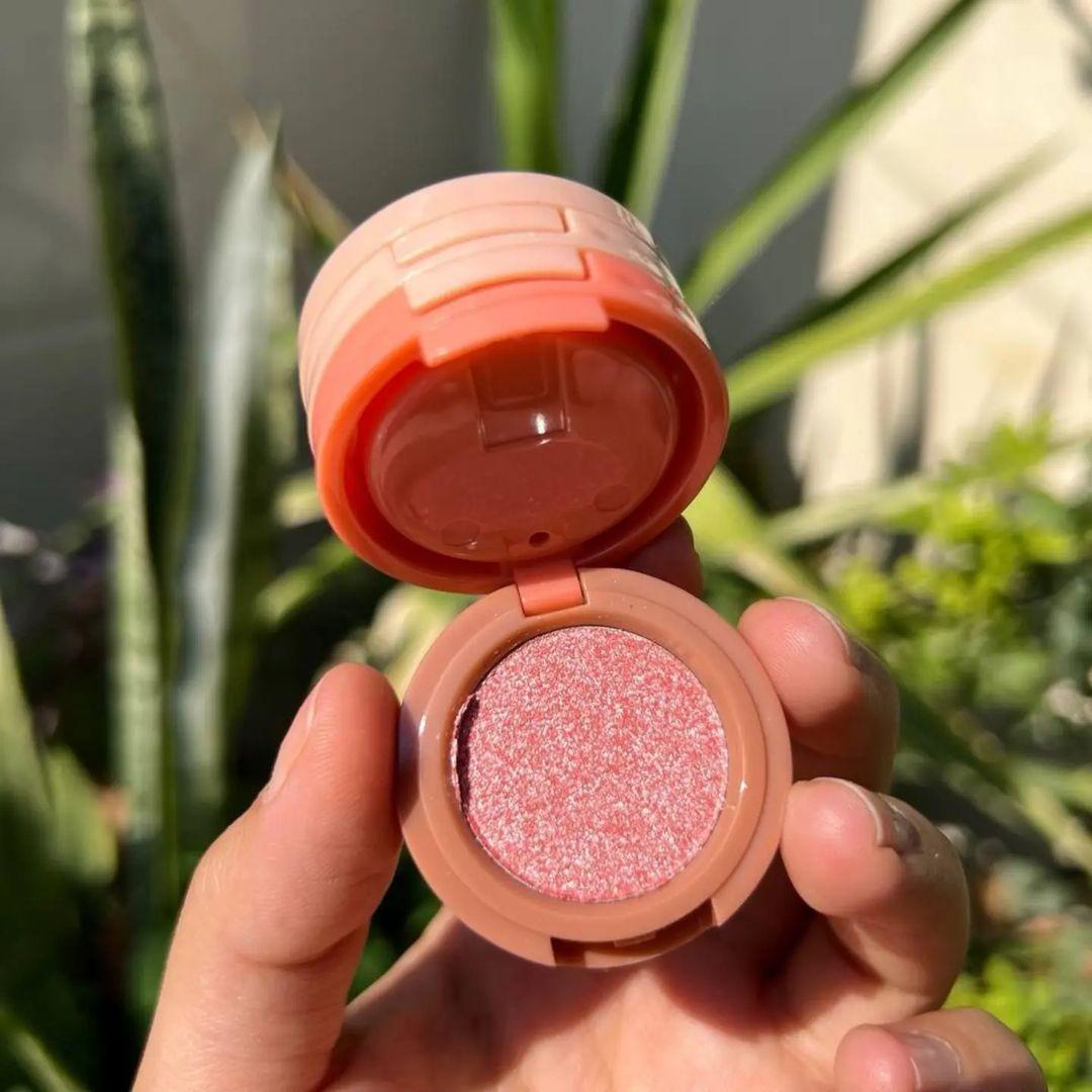 Mocallure 3 in 1 blusher highlighter (Random color)