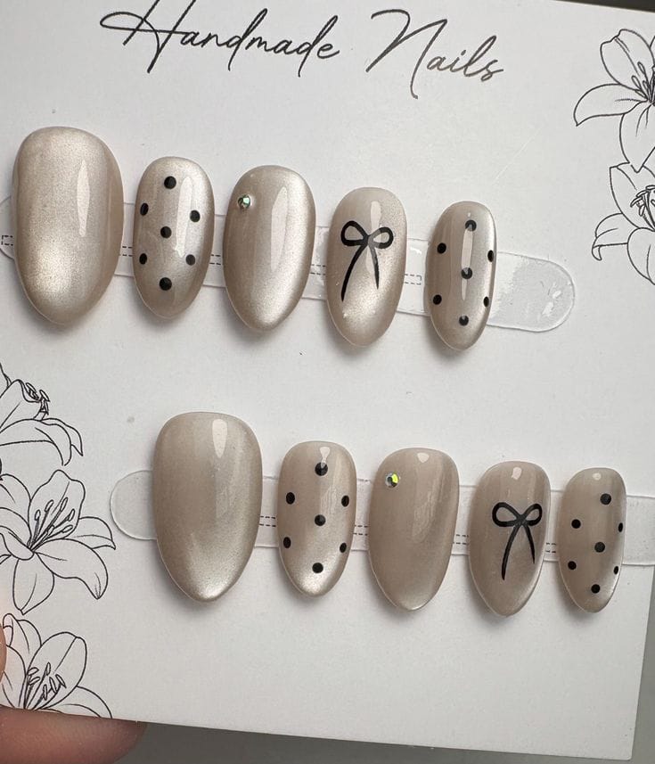 Pack of 12 - Cat Eye Nails